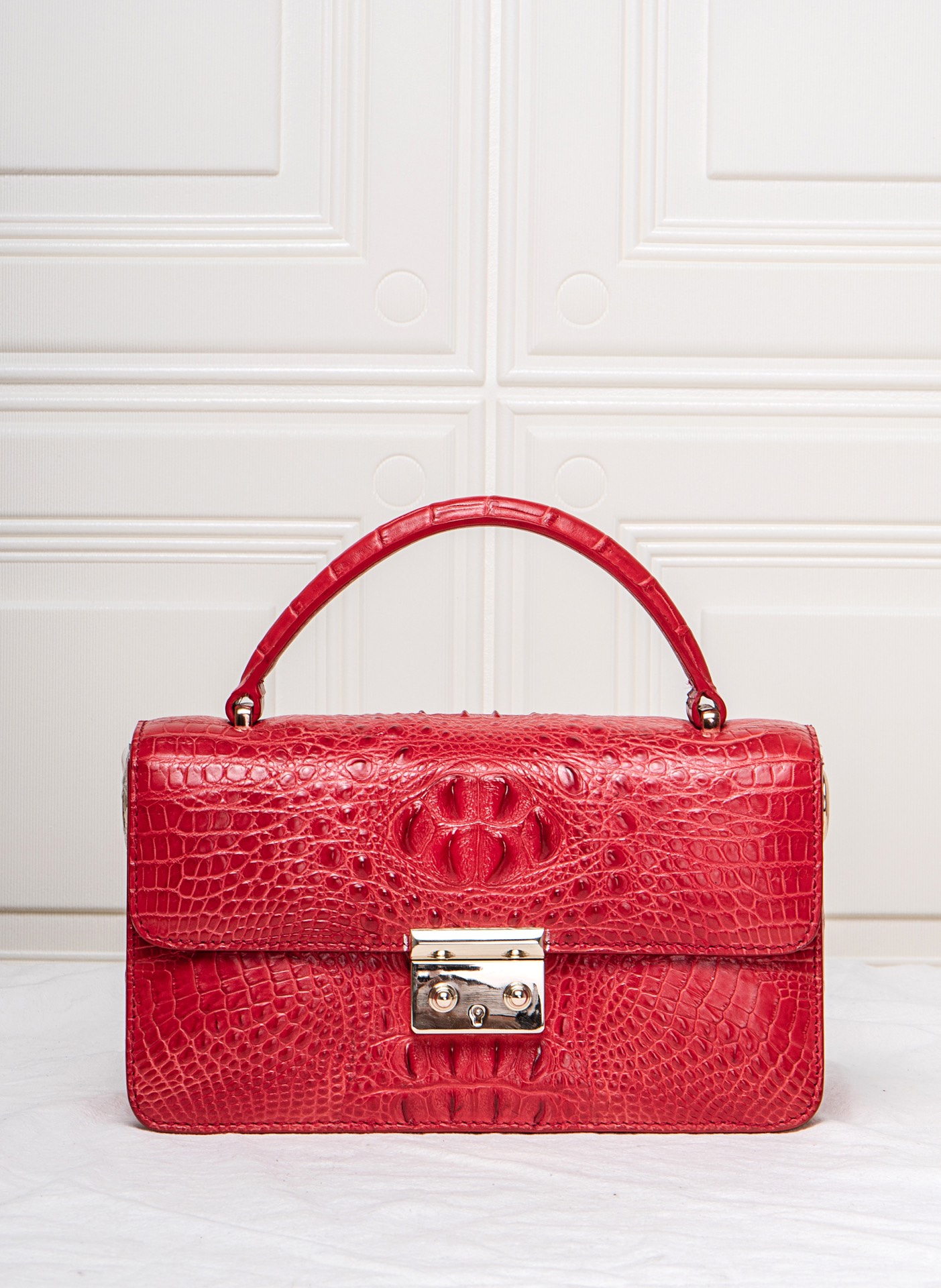 哪种鳄鱼皮比较值钱,鳄鱼皮多少钱以内是真鳄鱼皮