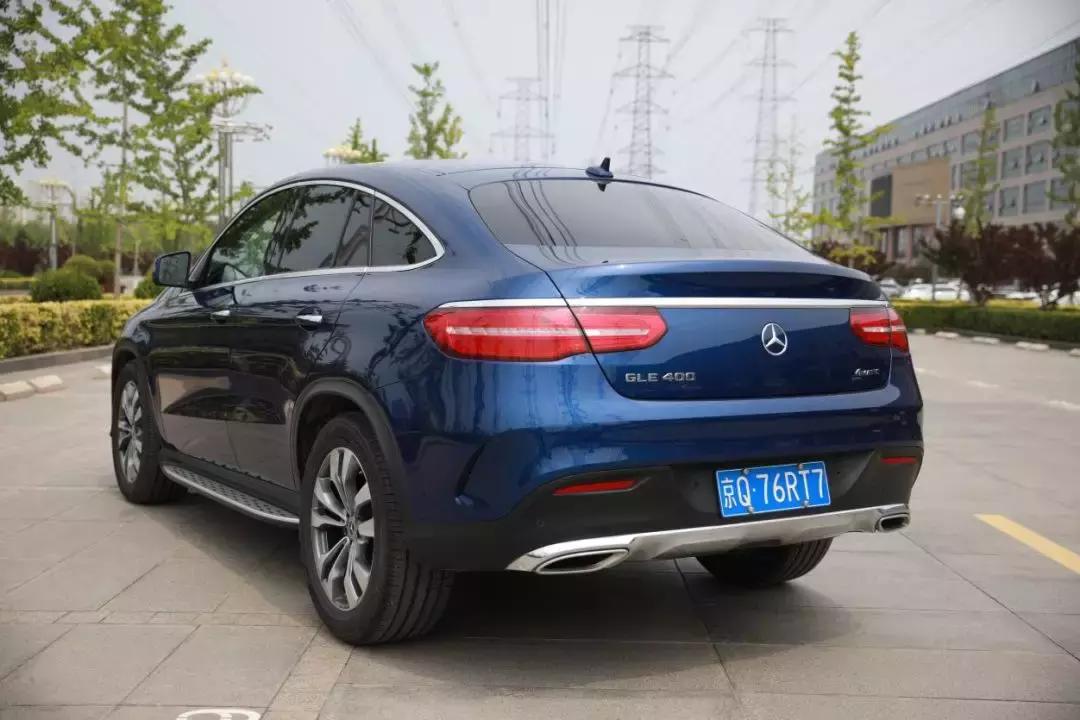 gle400轿跑suv试驾评测,奔驰gle400ecoupe
