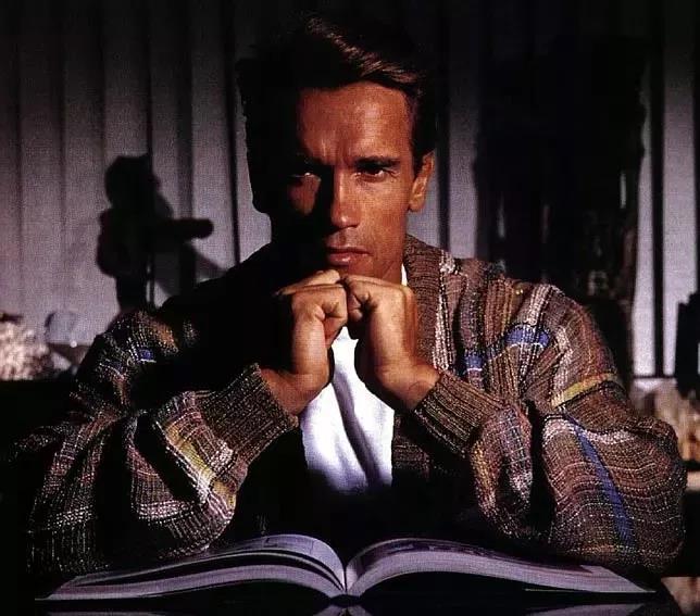 世界公认第一猛男,120斤男生卧推世界纪录