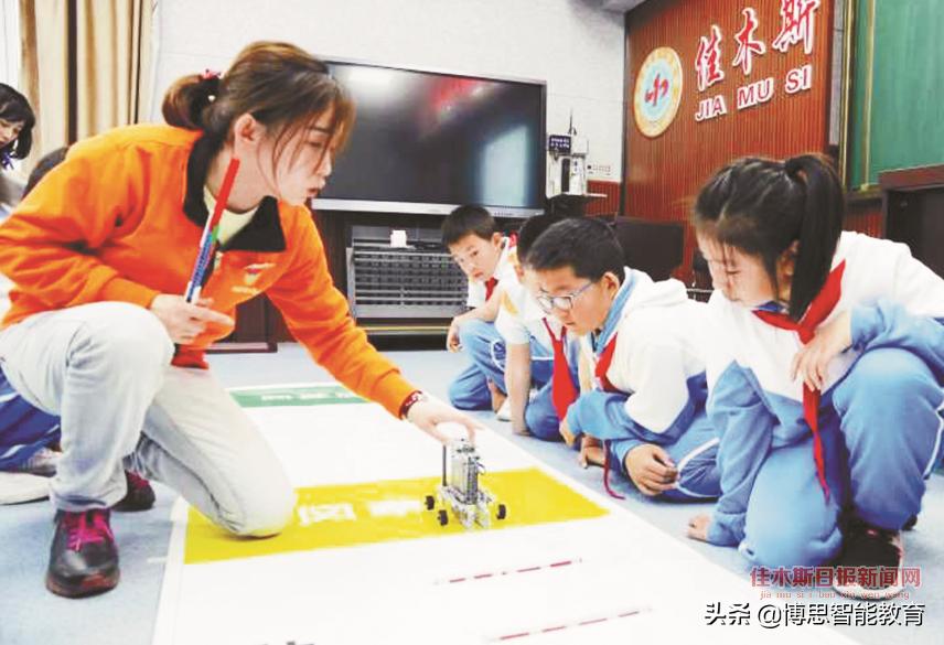 科技节开幕式创意机器人,科技节机器人大赛直播