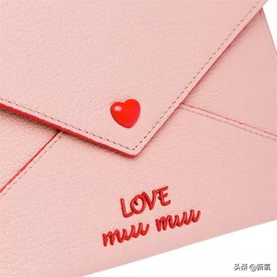 怎么买香奈儿女表,两万多买lv还是香奈儿