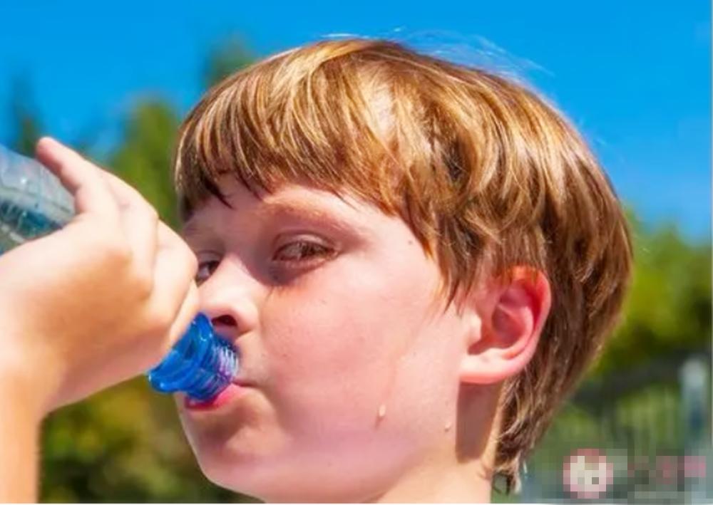 宝宝老是被蚊子咬有什么驱蚊方法,宝宝被蚊子叮了红点越来越大