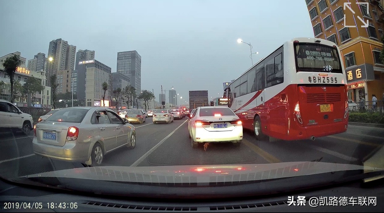 e300奔驰隐藏式行车记录仪怎么用,奔驰e300后视镜gps更换