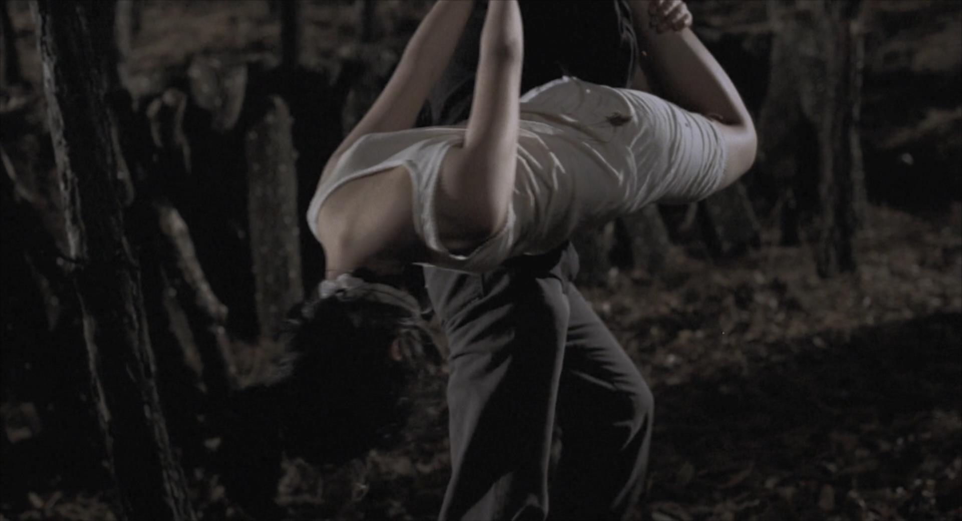 观影：5年里10名女子受害，仅1人幸存，良心警察被逼成*力暴**狂