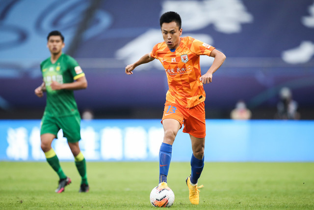 蒿俊闵十年,山东鲁能蒿俊闵退役