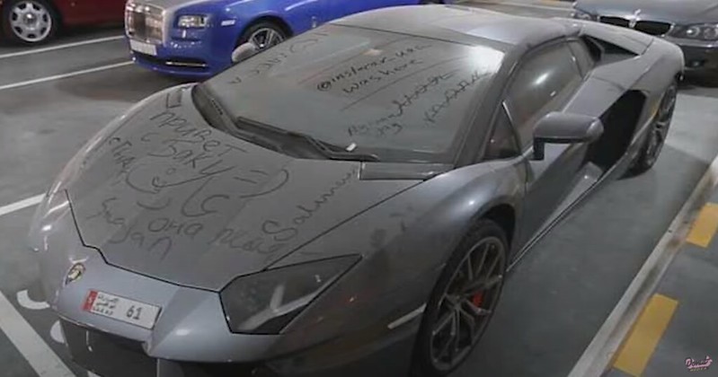 为什么迪拜到处都是丢弃的豪车 (在迪拜街头废弃的豪车)