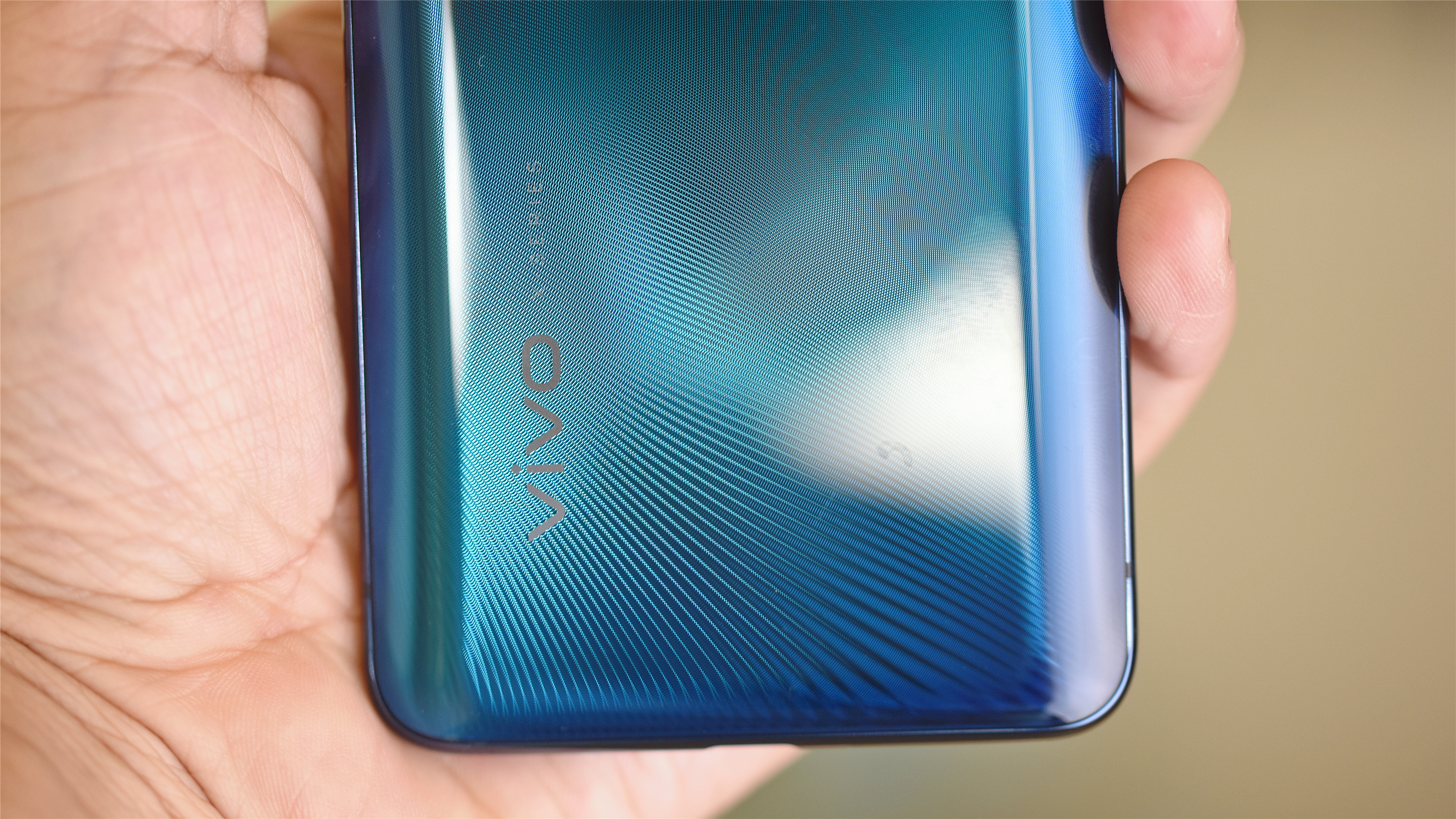 vivox27手机最大的亮点,vivox27全面屏体验怎样