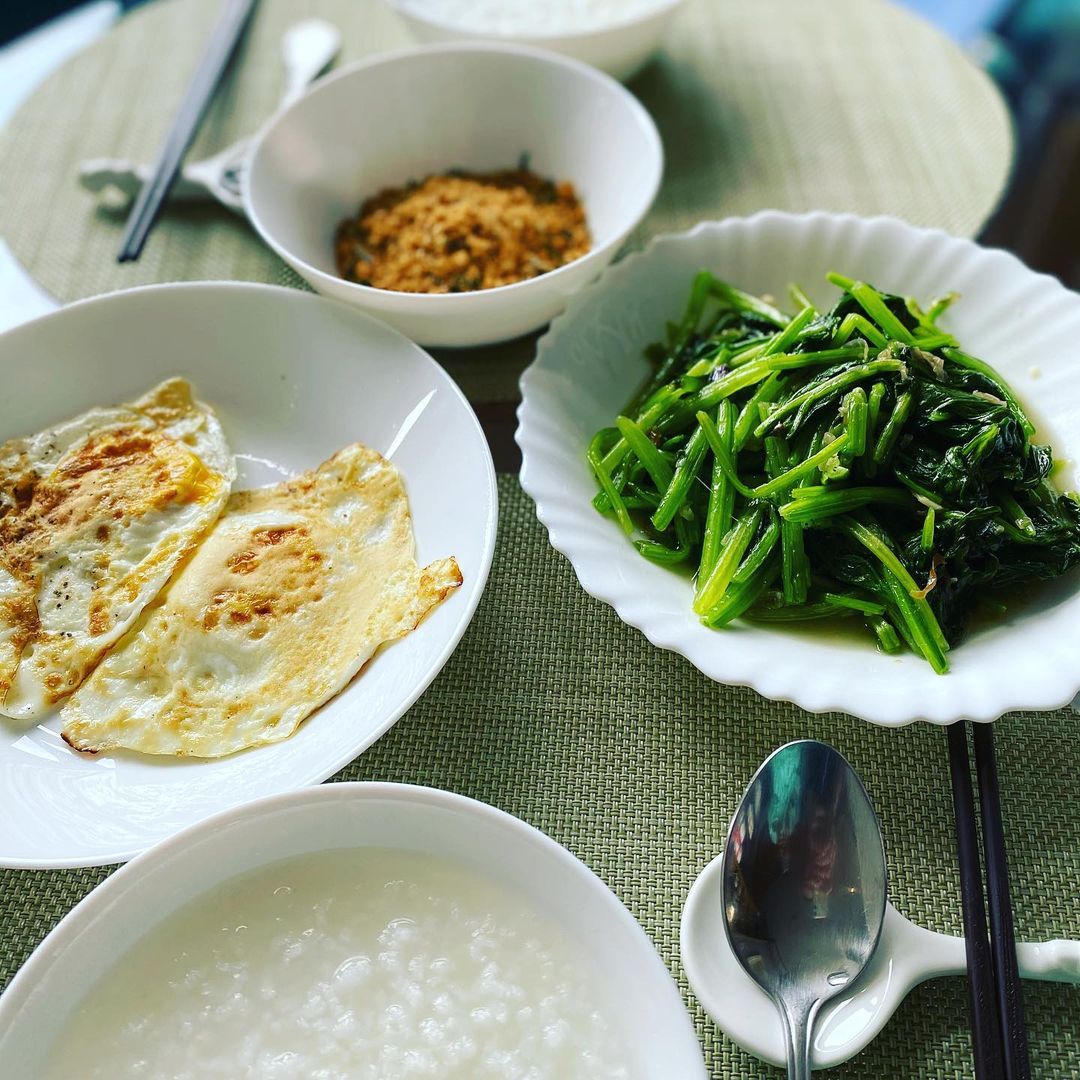 30年前的衣服起来还太大！50岁温翠苹坚持１件事摆脱小腹婆