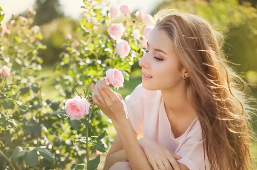 洁面乳使用时脸部有点刺痛,为什么洁面乳用完脸会刺痛