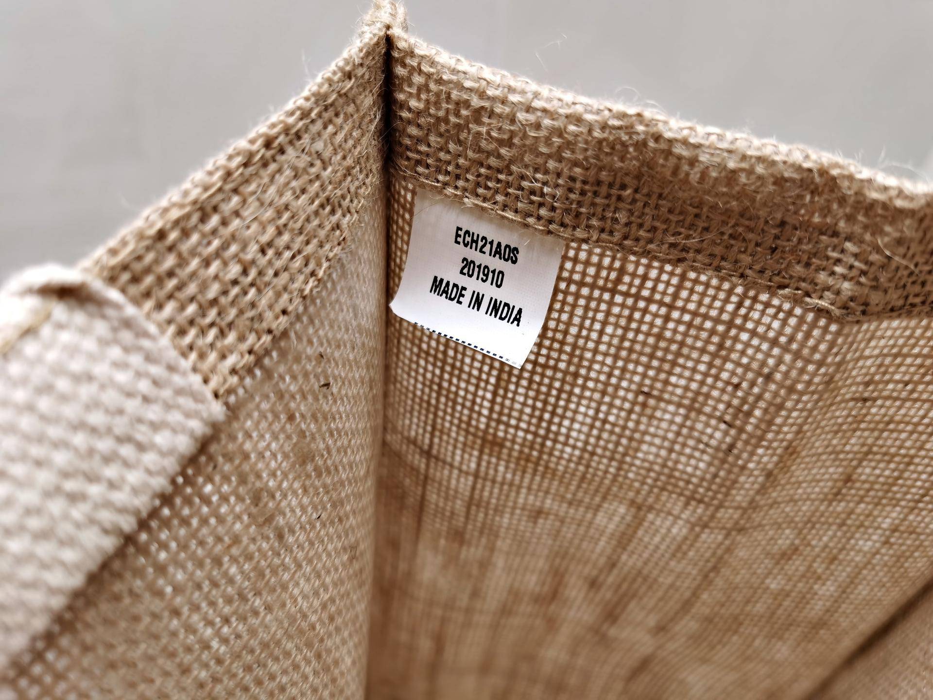 女人总是控制不住剁手买包