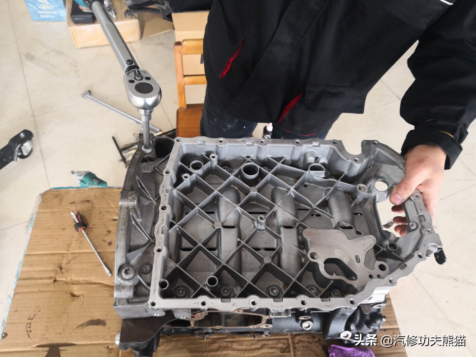 斯柯达昊锐发动机烧机油大修,18款的斯柯达为什么烧机油
