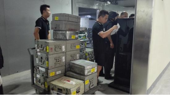 1995年澳门轮船被抢1000万，一个遗忘手机，警方揪出幕后黑“警”