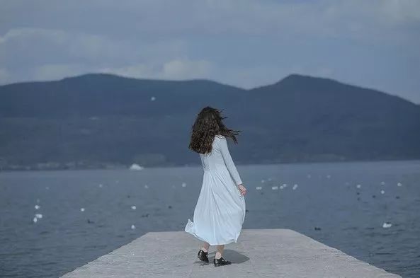 怼脸拍素颜女明星,女明星高清怼脸素颜镜头