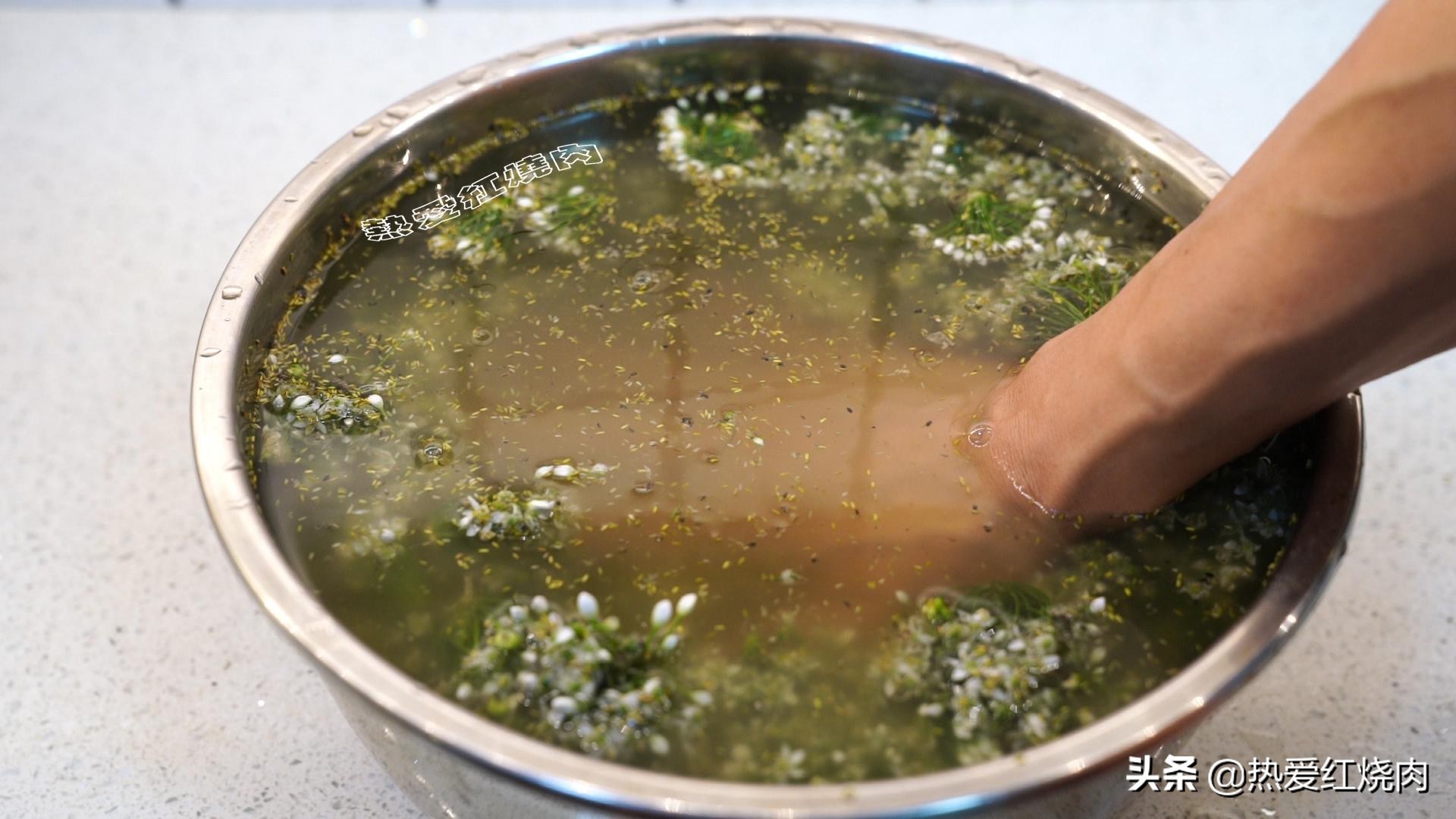 怎样除去韭菜花里的虫子,怎样消灭韭菜上的腻虫