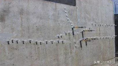 混凝土楼面开裂原因及处理方法,桥面混凝土开裂是什么原因