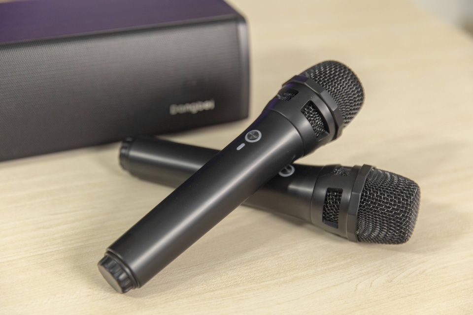 雷鸟r625c电视不用遥控器怎么开,雷鸟电视vrr怎么开