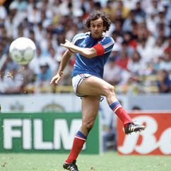 足坛著名招式,足坛十大任意球