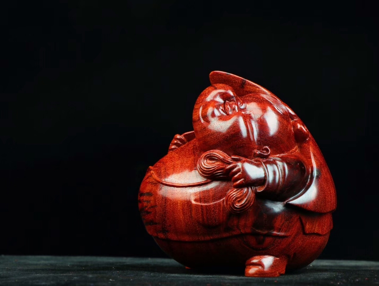 木雕用什么材质的最好,常见的木雕材料一般分为两大类