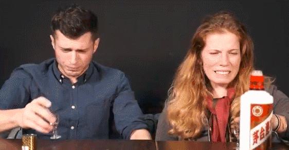 老外觉得茅台酒贵吗,老外觉得茅台好喝还是五粮液好喝