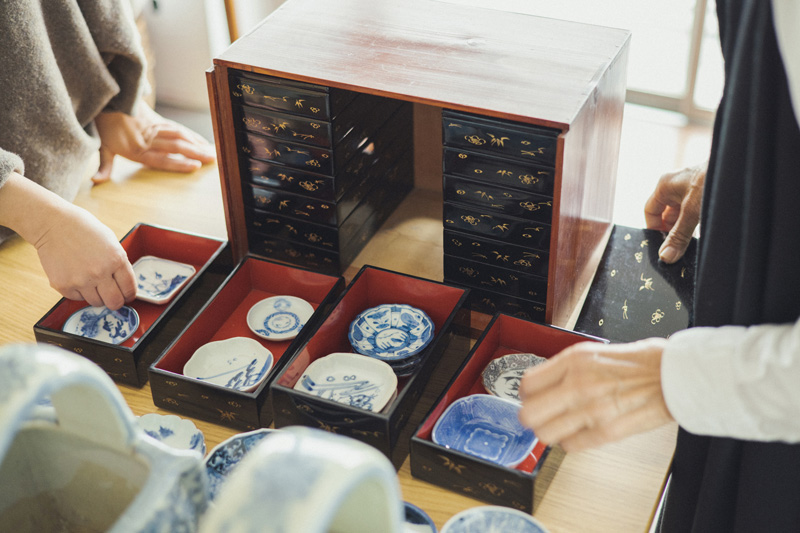 日本器皿｜画廊店主从母亲那里继承的东西~古伊万里、豆盘、手炙