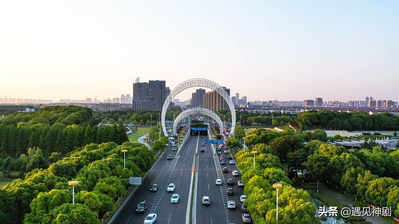 人间天堂苏州是多少人向往的地方,苏州被誉为人间天堂英文