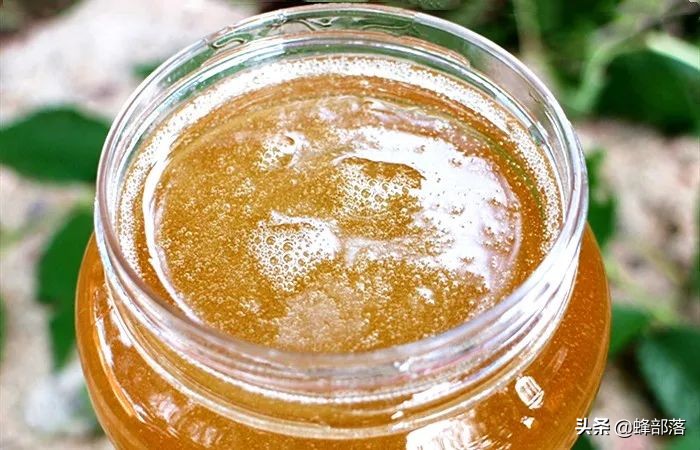 蜂蜜煮开后有气泡是纯蜜吗,有气泡的蜂蜜