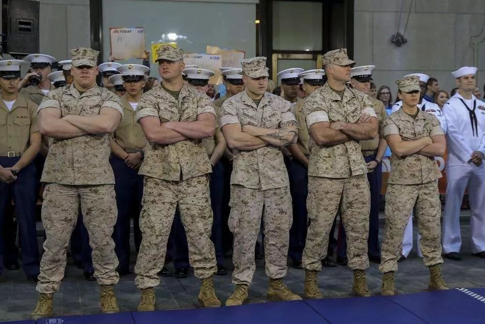 中国军人铮铮铁骨铁血军魂,英姿飒爽霸气的中国军人