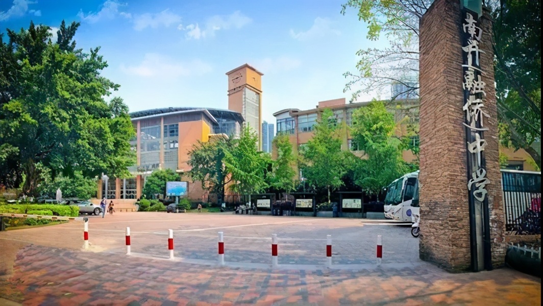 重庆南开中学分校有哪些,重庆巴蜀和重庆南开哪个学校更好