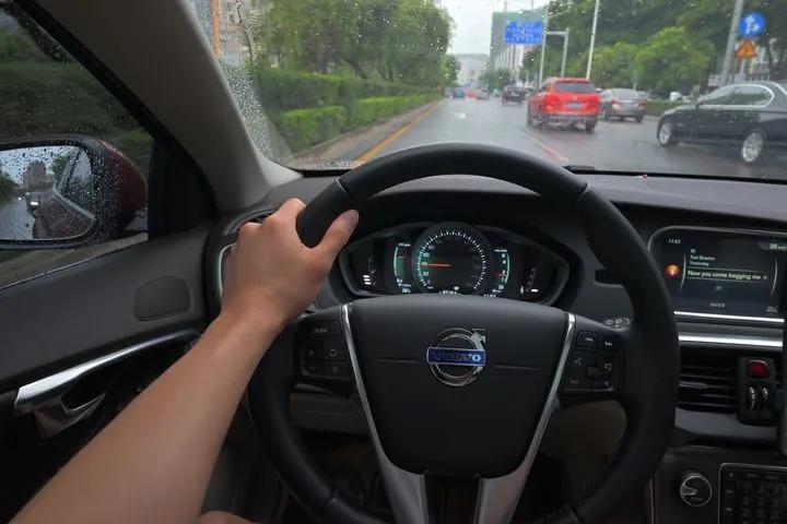 10万预算买沃尔沃v60,10万买沃尔沃xc40二手车