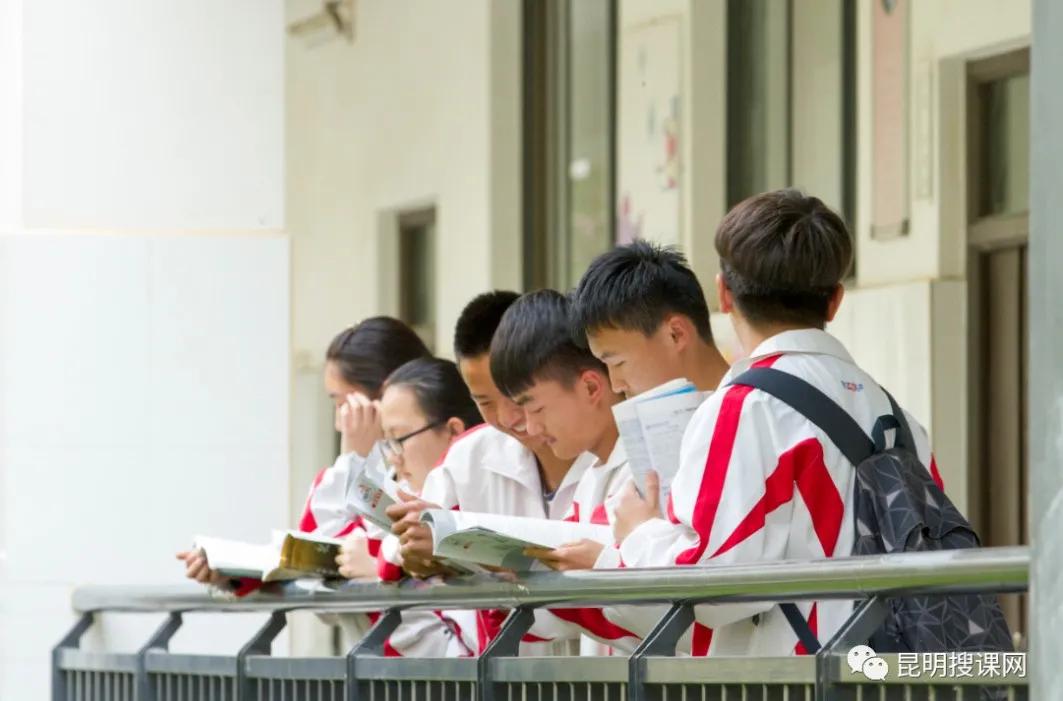 昆明市官渡区第一中学一本上线率,昆明市官渡区尚品书院学校一本率