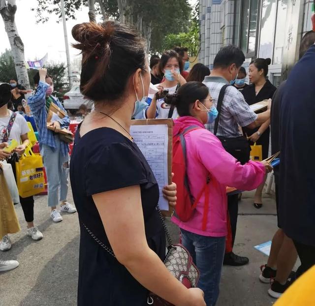 廊坊广阳区九中,廊坊广阳九中排队