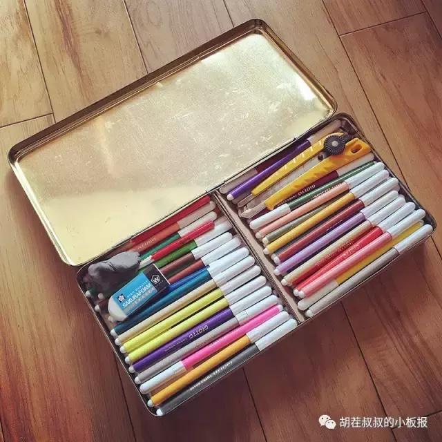 他用一只彩笔毁掉了所有人的童年，却也承包了所有人的笑点