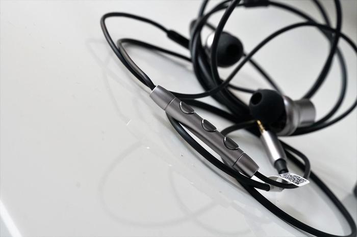 是菜鸡还是战斗机？揭秘在中国爆卖的百元级耳塞们的真面目！