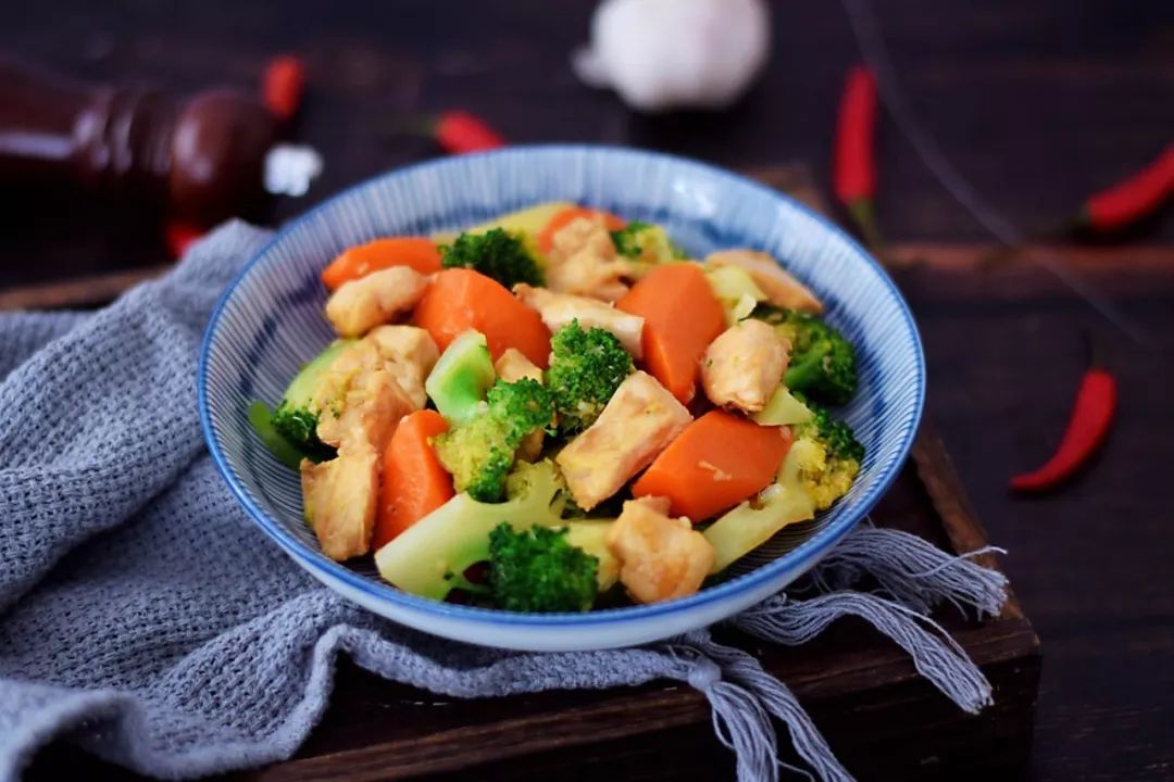 嘴馋老是想吃东西吃什么好,老是嘴馋要怎么抑制食欲