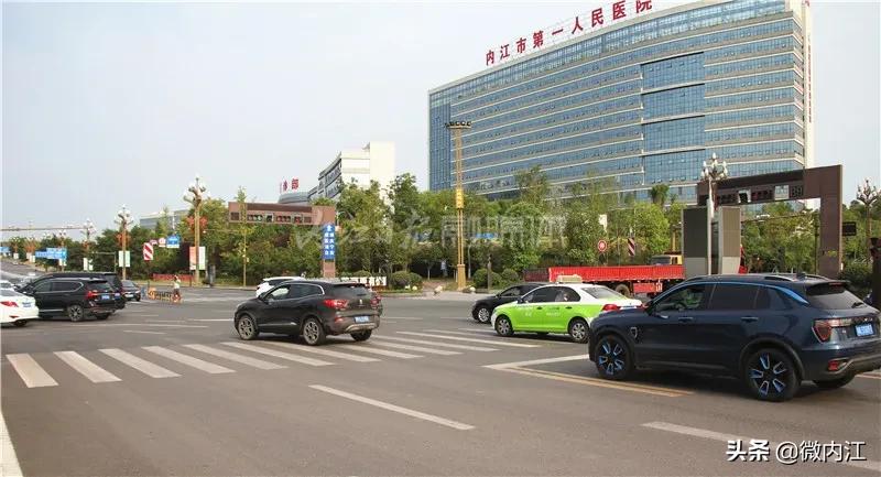 内江潮汐车道该怎样走,成都误入潮汐车道怎么处罚