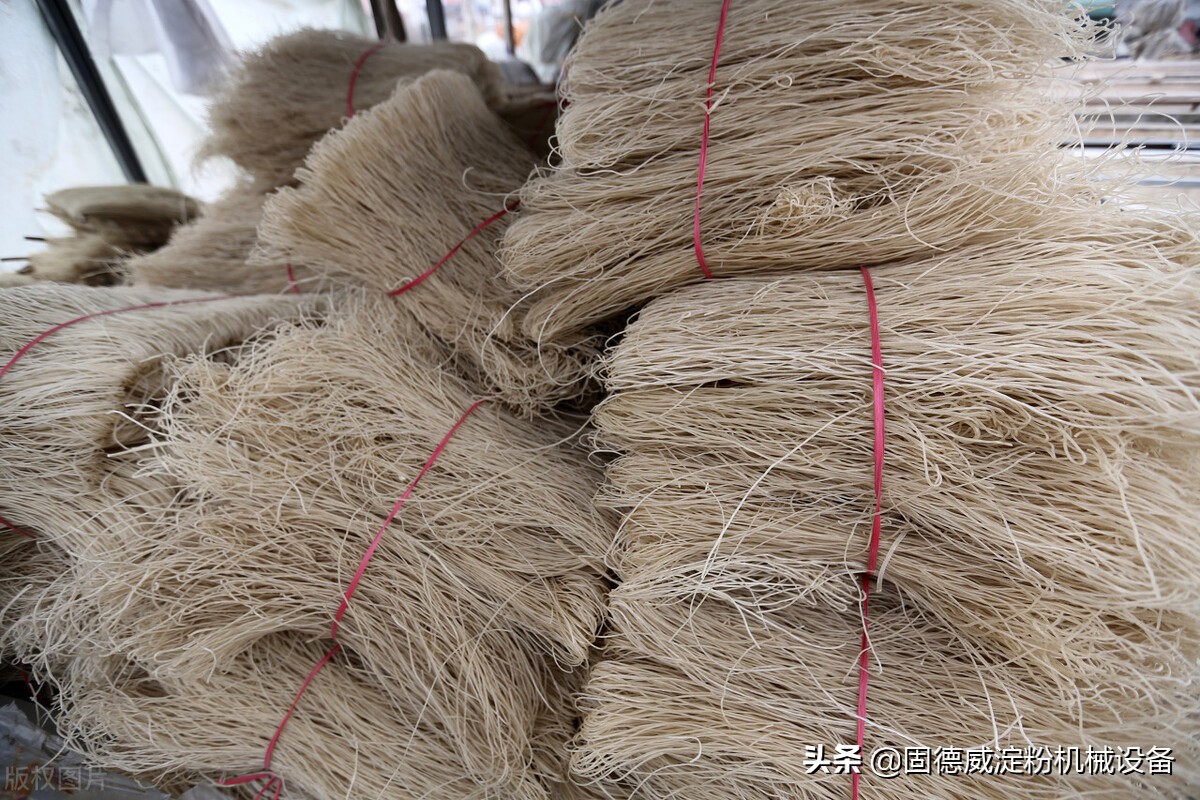 鲜粉条加工机器哪家的好,仿手工红薯粉条机全自动