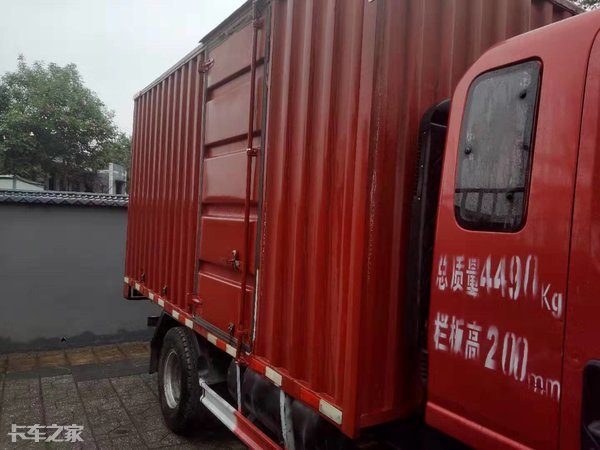 能拉一吨货又能拉人的柴油车,能拉能跑面包车