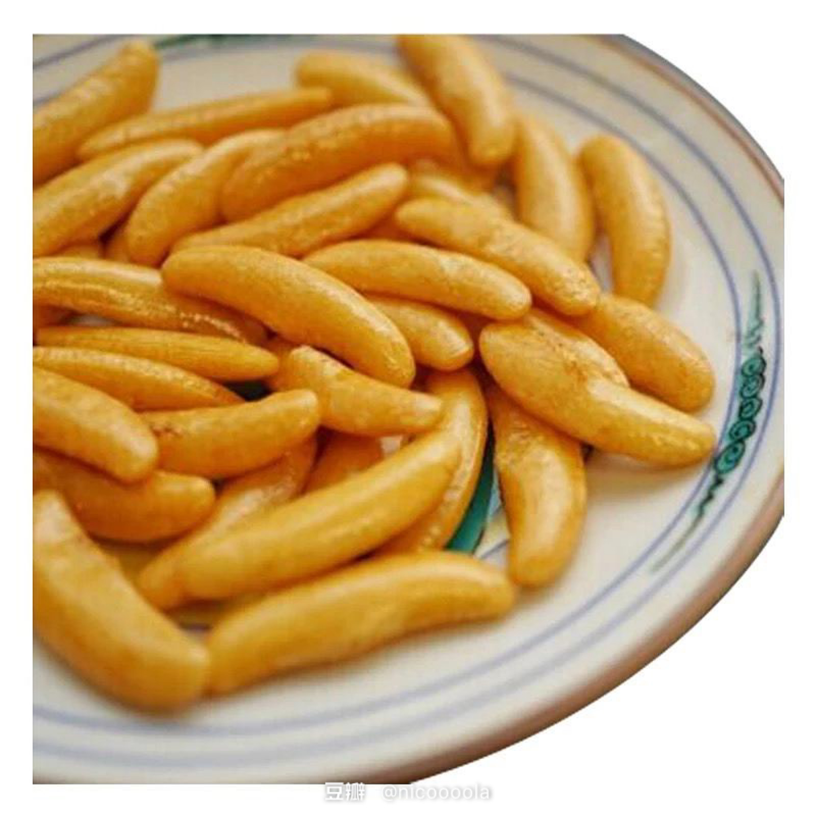 我在办公室的抽屉里，藏了一间小型超市