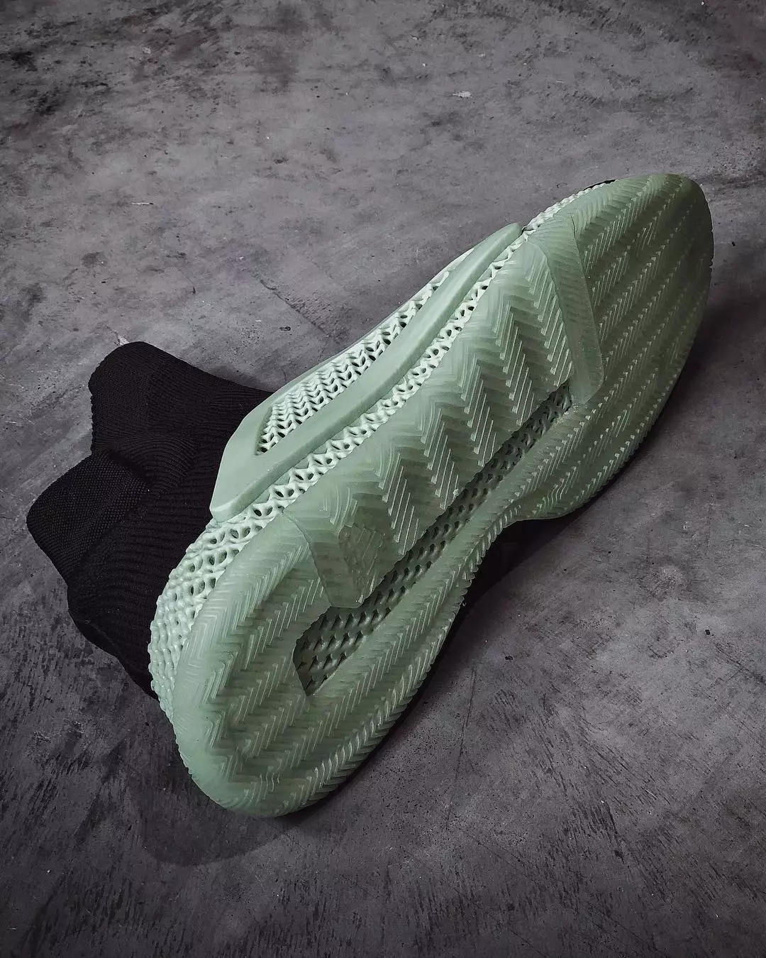 篮球鞋adidas即将推出利拉德,篮球鞋未来发展趋势