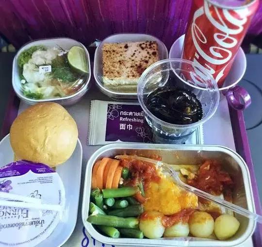 飞机餐哪家强？盘点全球「最好吃」的航空公司