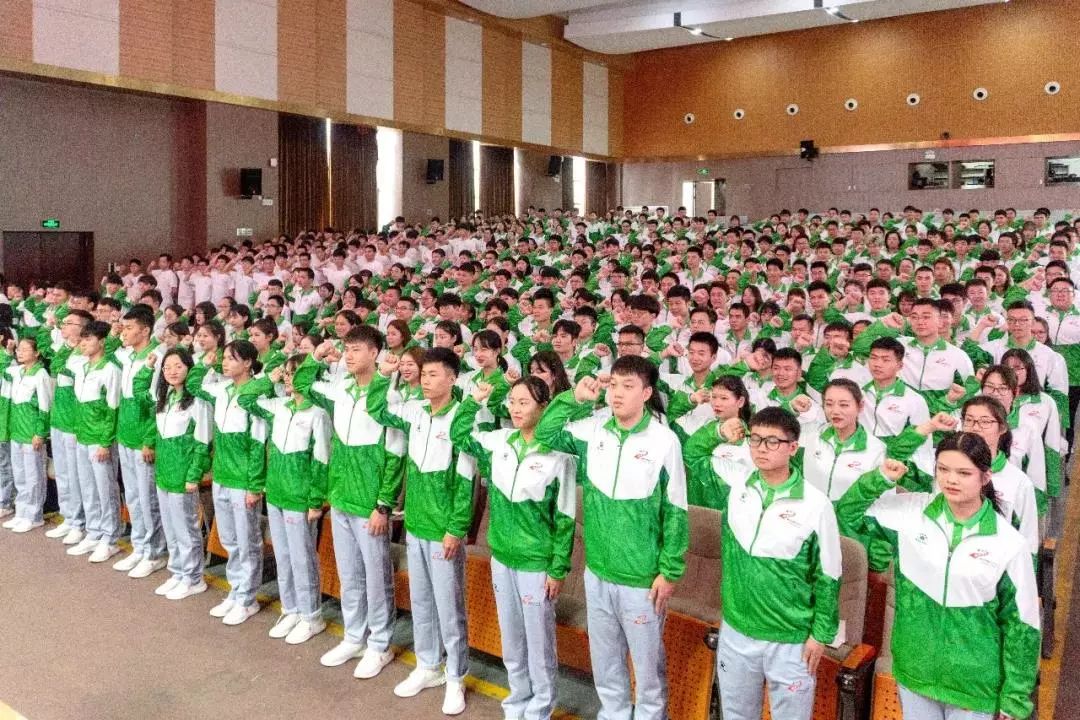 军运会志愿者感动瞬间,军运会感谢志愿者