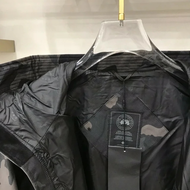 世界顶级迷彩冲锋衣,加拿大鹅冲锋衣56071