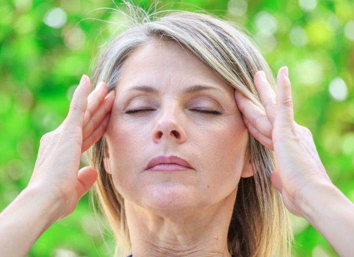 脸上皱纹多按哪个穴位能有作用,按哪个穴位可以去除眼部皱纹