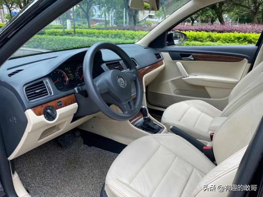 新到店2011年朗逸,2013年朗逸1.4t二手车能卖多少钱