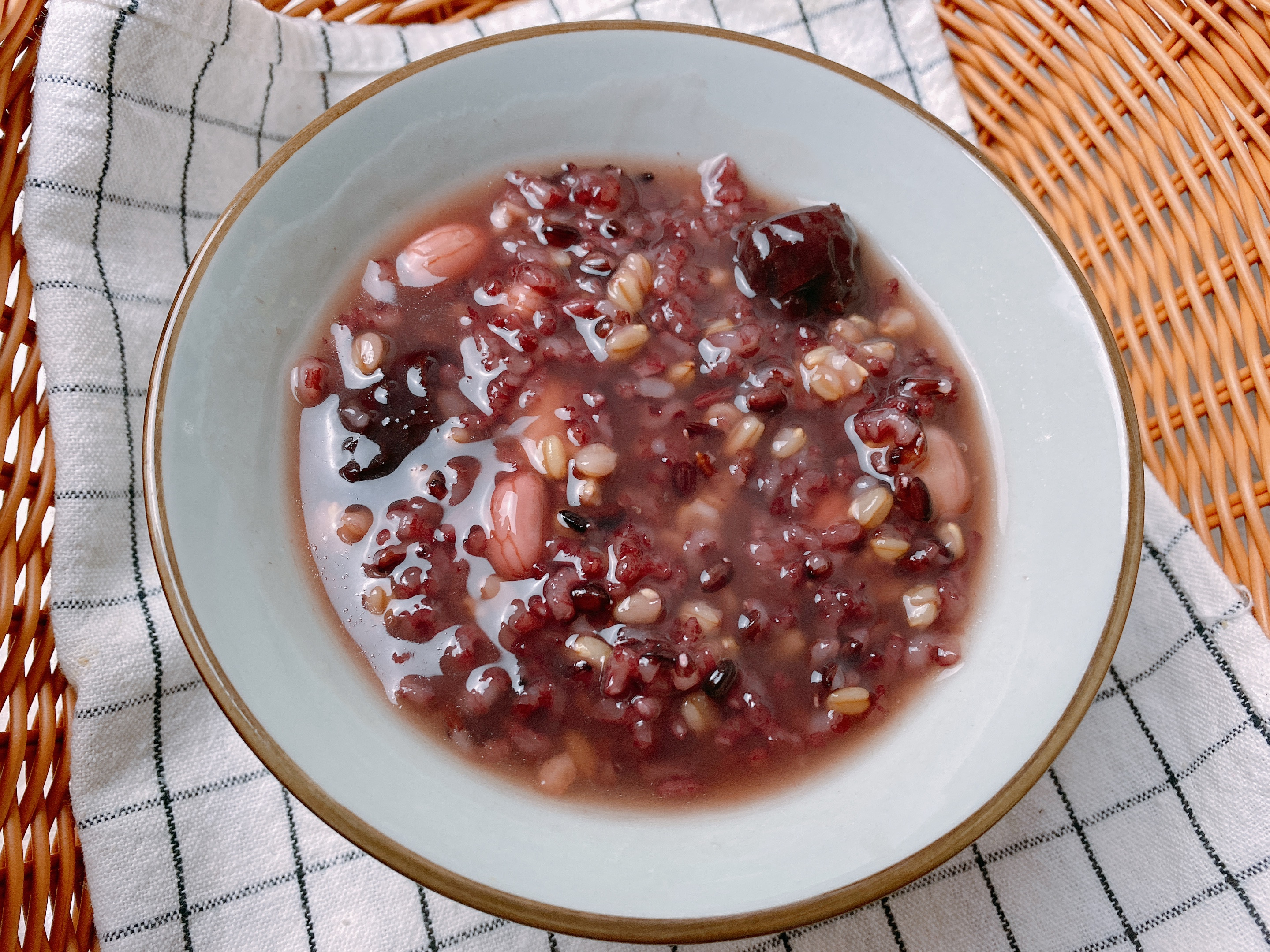 冬天多喝什么粥比较好,冬天喝这4种粥养胃还瘦身