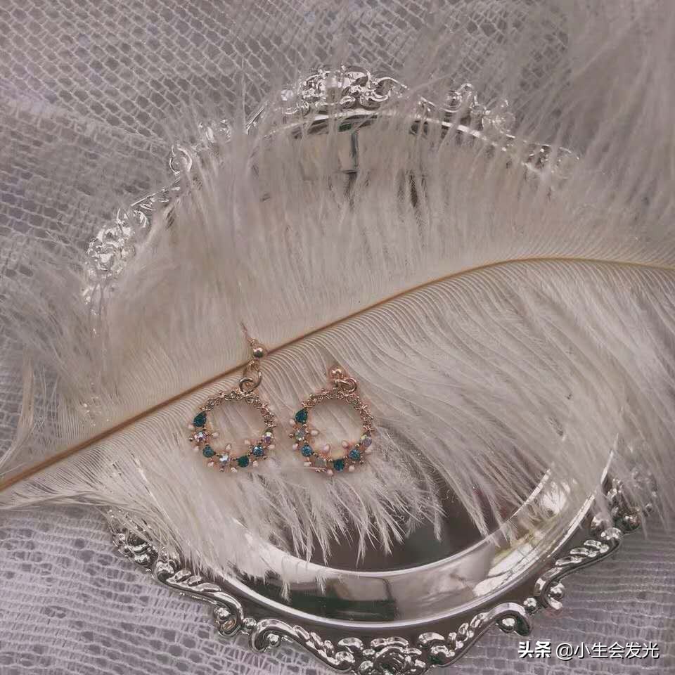 40岁女人适合佩戴什么首饰,17岁女孩适合戴什么样的首饰