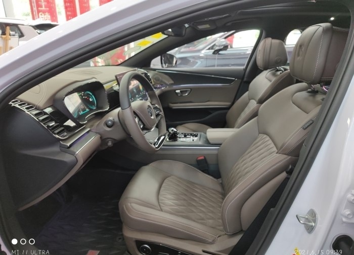 雪域白与普通白漆有区别吗,山脉灰对比雪域白