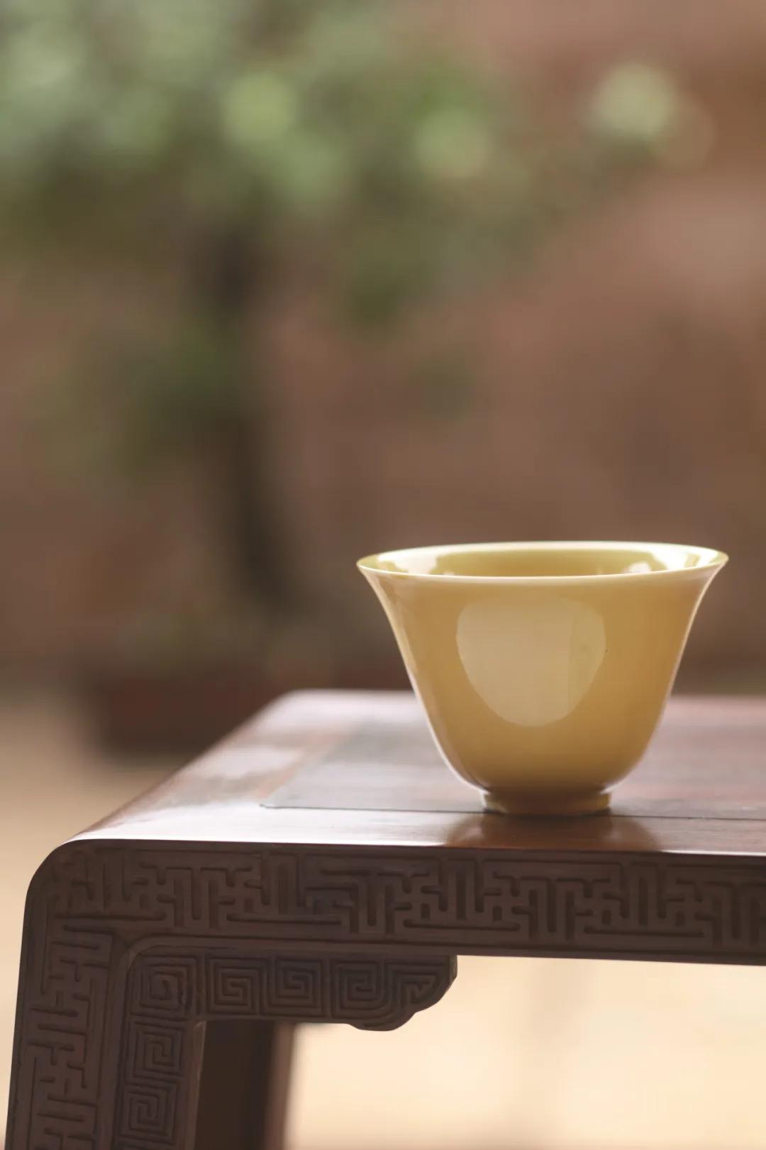 拍卖场无“君子协定”，200万拿下嘉靖*钟金**杯