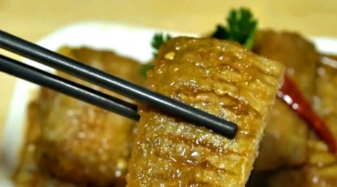 如何做带鱼不腥又好吃又简单,家常带鱼这样做鱼肉鲜嫩色泽红亮