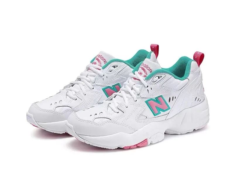 鞋柜怎么放春夏秋冬的鞋 (鞋柜必备的小白鞋)